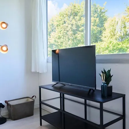 Functional Studio+ Parking Close To The Tramway マルク・アン・バルール