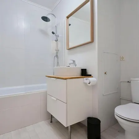 Functional Studio+ Parking Close To The Tramway アパート