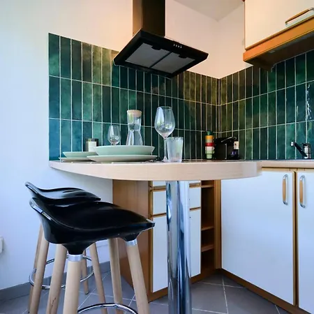 Functional Studio+ Parking Close To The Tramway アパート